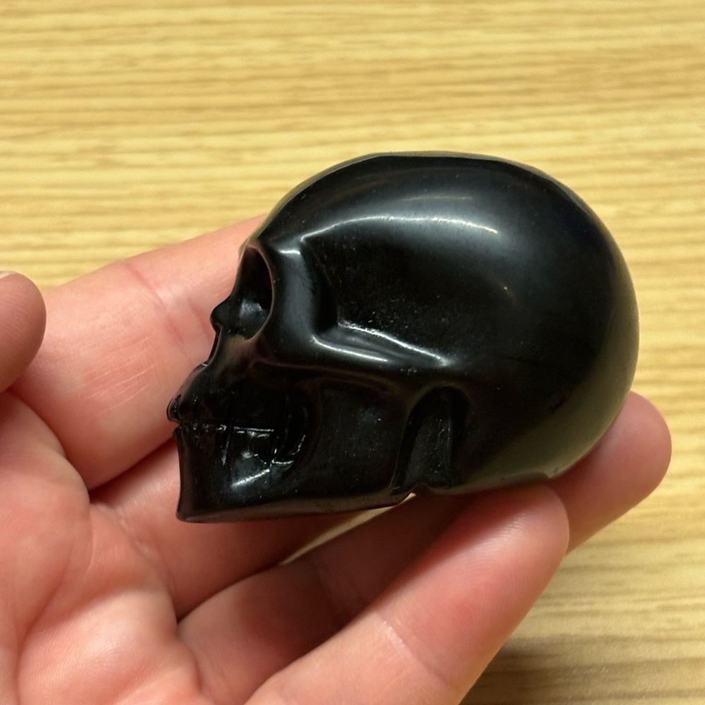 Black Obsidian Skull - Picture 6 of 6
